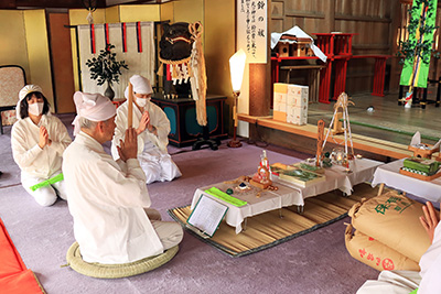 4月12日　香川・冠纓神社