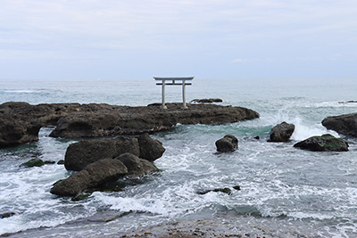 神磯の鳥居