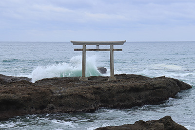 神磯の鳥居