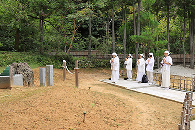 本部神庭および奥都城において令和七年秋のみたま祀りをお仕えさせていただきました。