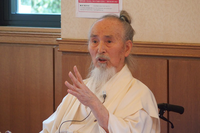 鎮魂を眞剣に学ぶ参加者