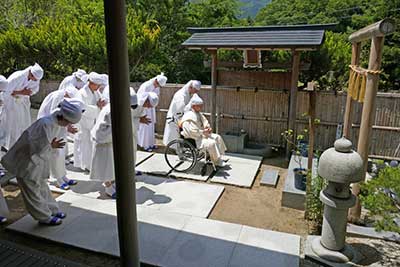 まずは月映にて礼拝