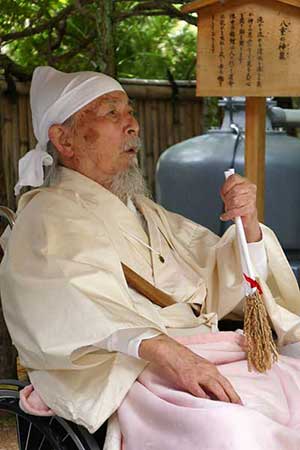 講義する日垣宮主